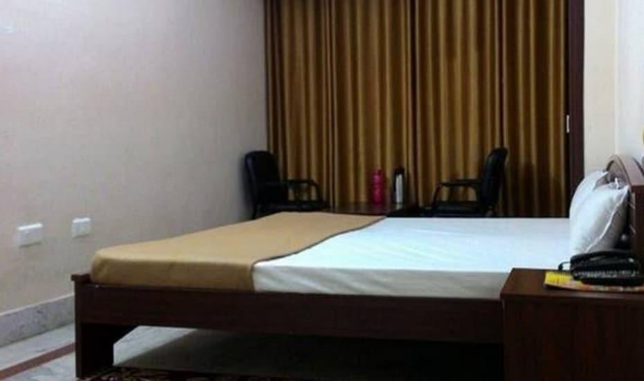 Hotel Tushtaya Residency Godda Bagian luar foto